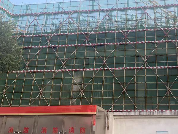 沈陽腳手架出租廠家談?wù)勱P(guān)于腳手架立面防護(hù)和水平防護(hù)的安全準(zhǔn)則